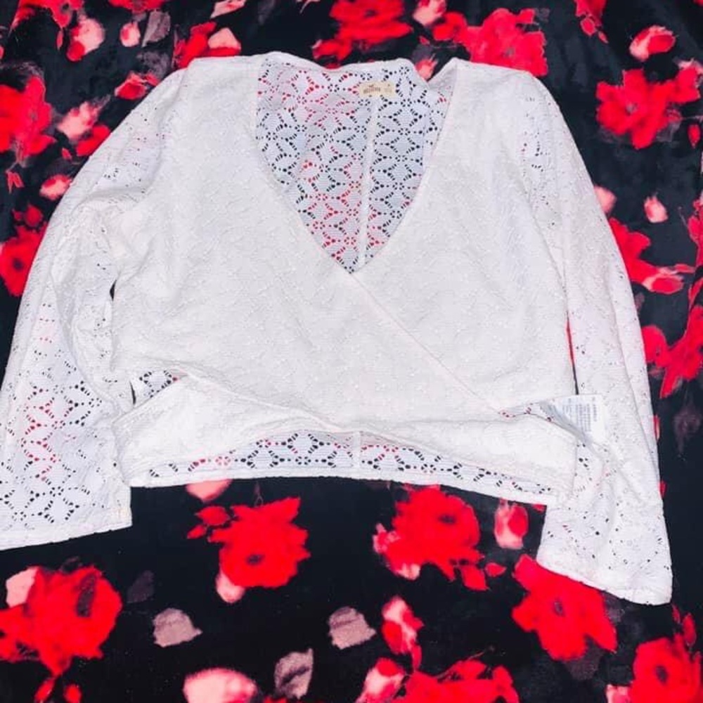 Hollister crop top 🤍